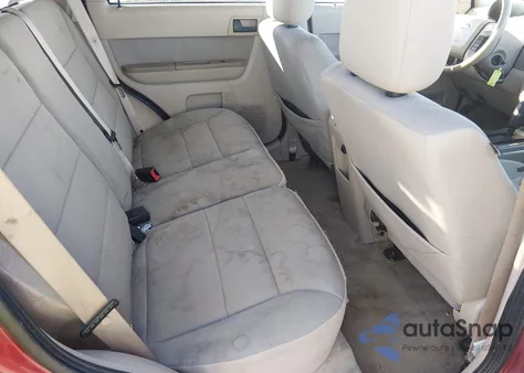 2011 Ford Escape Xlt z USA, uszkodzony, nr VIN 1FMCU9DG0BKA31880